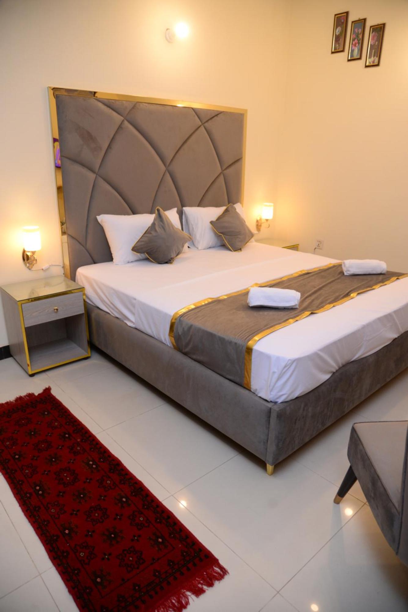 Go Room Hotel Lahore Eksteriør billede